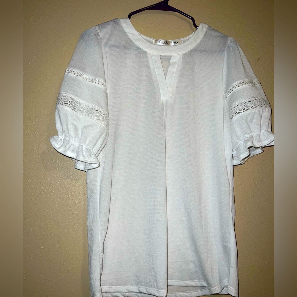 Women sleeved top